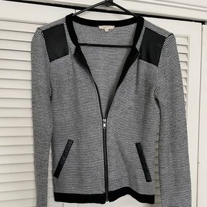 Size Small Mystree Black and White Cardigan